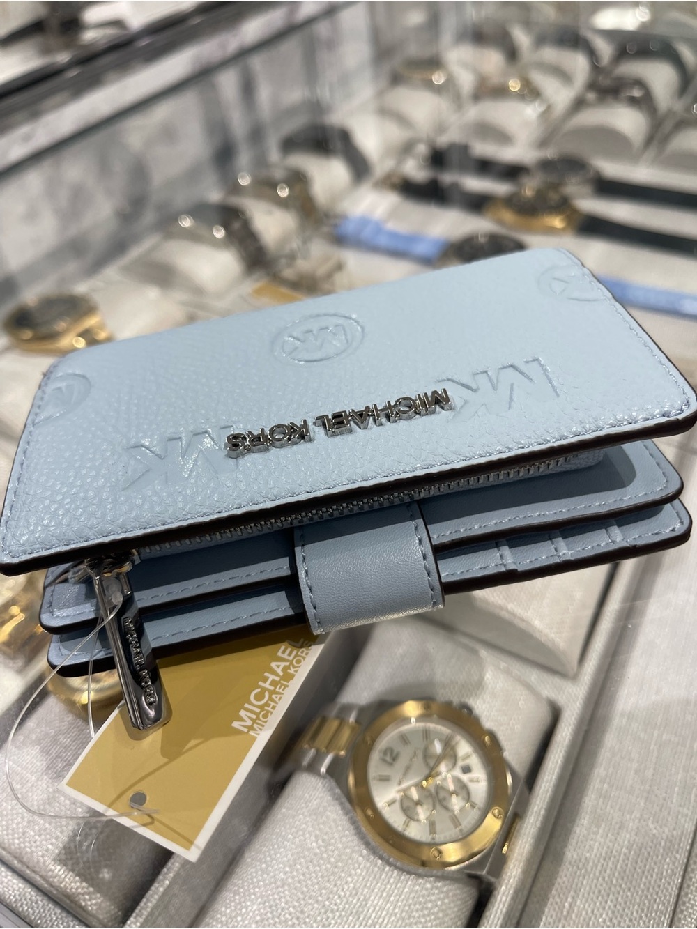 Michael Kors Jet Set Travel Md MK Logo Debossed Bifold Wallet
Pale Ocean 
NWT - Picture 15 of 16